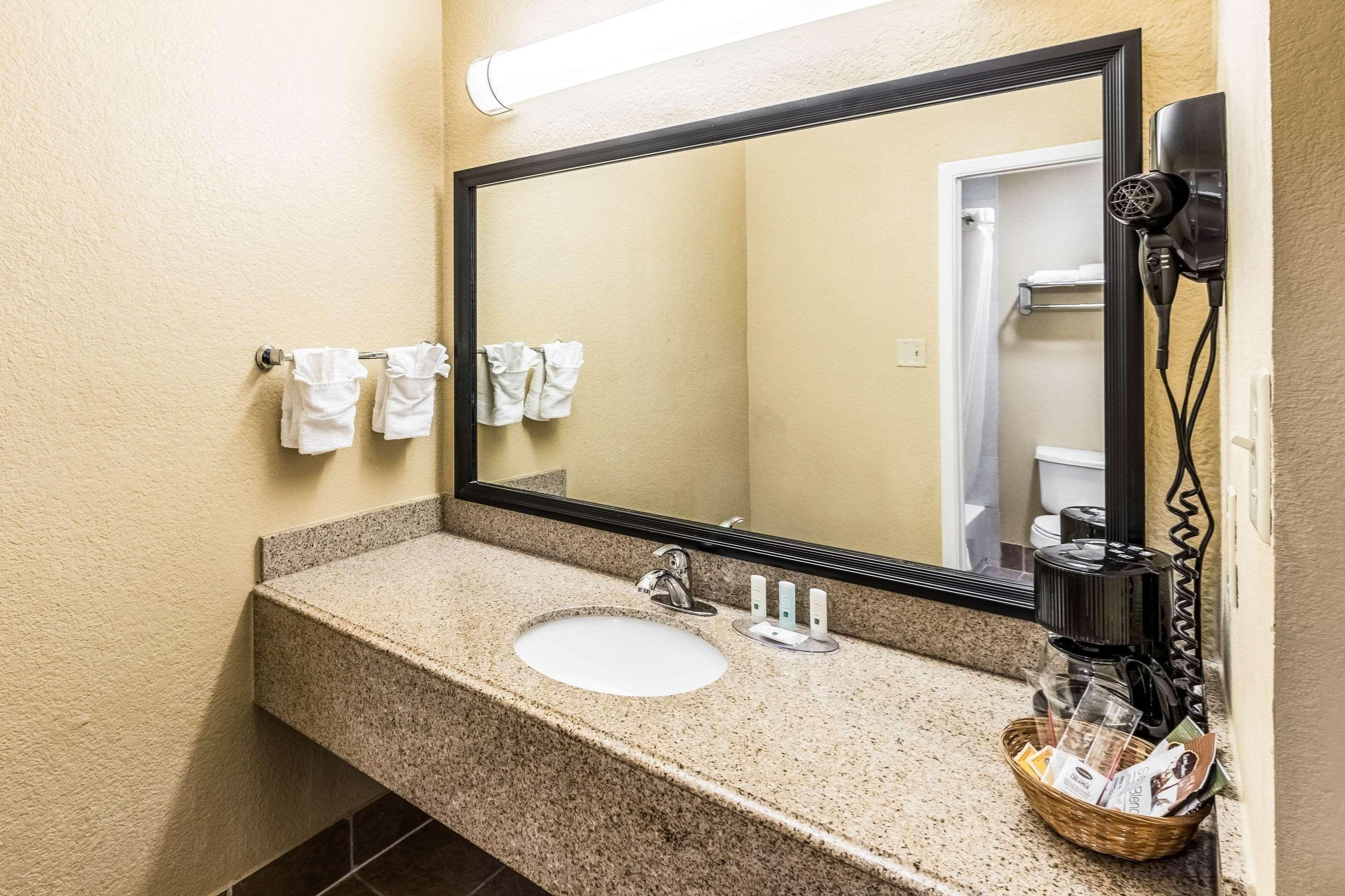 Quality Inn Corsicana Exterior photo